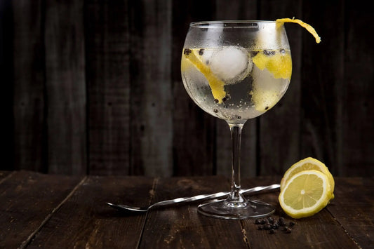 Savez-vous-différencier-le-Gin-Distilled-Gin-et-le-London-Dry-Gin Les 2 cavistes